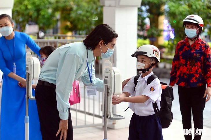 Đảm bảo đưa trẻ trở lại trường học an toàn, linh hoạt, tránh cực đoan - Ảnh 2.