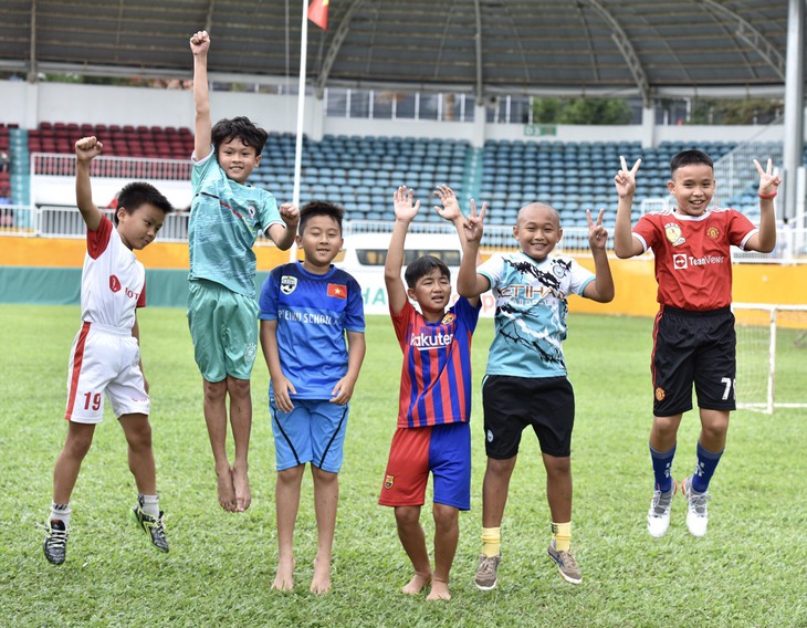 14 thí sinh trúng tuyển vào Học viện bóng đá Hoàng Anh Gia Lai - Ảnh 2.