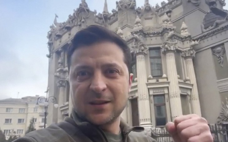 Tổng thống Zelensky: Ukraine vẫn kiểm soát thủ đô Kiev, Mỹ công bố viện trợ quân sự