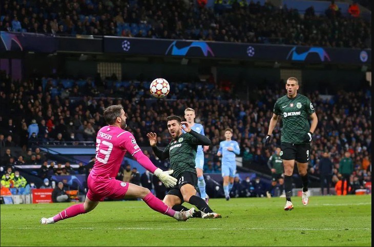 Man City thong dong vào tứ kết Champions League - Ảnh 2.