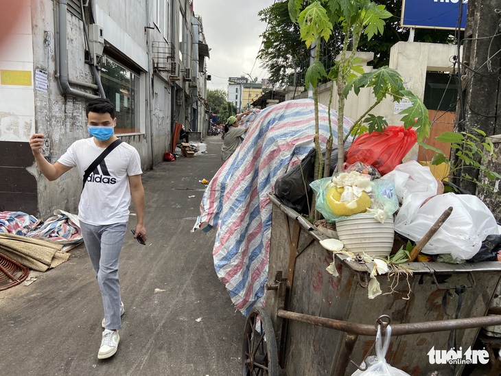 Hà Nội yêu cầu phân loại, cung cấp đầy đủ túi đựng rác tại gia đình có F0 - Ảnh 1.