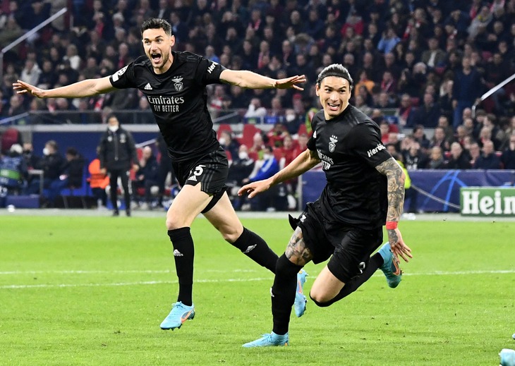 Đá bại Ajax, Benfica vào tứ kết Champions League - Ảnh 2.