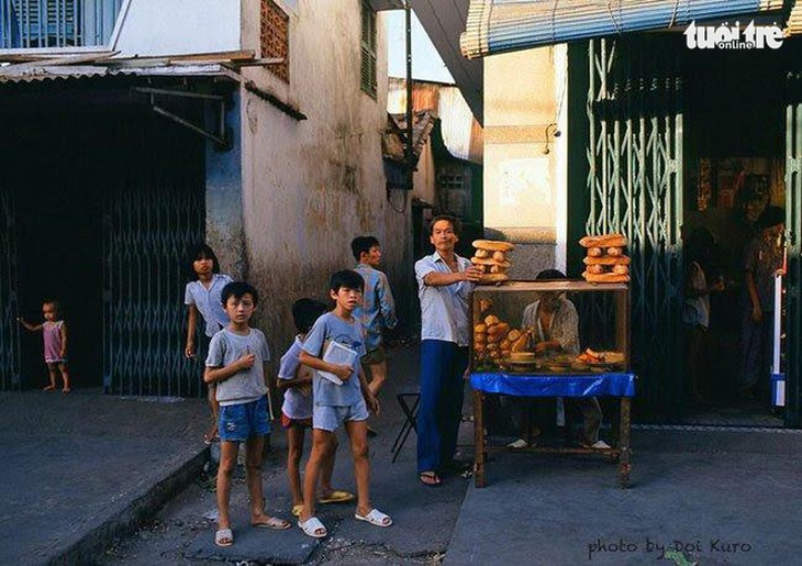 Bánh mì Việt ký sự - Kỳ cuối: Bánh mì chấm sữa - món già trẻ đều mê - Ảnh 2.