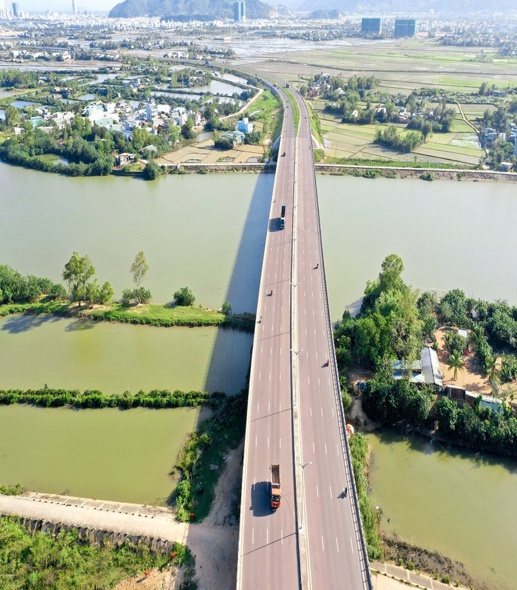 Đột phá từ hạ tầng kết nối, Bình Định thu hút nhiều “nhà đầu tư đại bàng” - Ảnh 3.