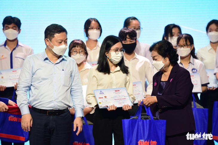Nước mắt hôm nay, thành công ngày mai - Ảnh 1. Nước mắt hôm nay, thành công ngày mai - Ảnh 1.