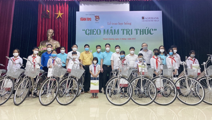Có xe đạp mới, đường đến trường không xa - Ảnh 1. Có xe đạp mới, đường đến trường không xa - Ảnh 1.