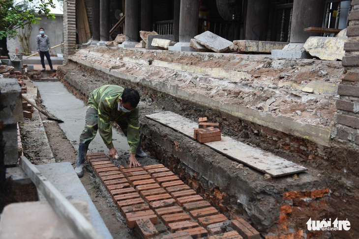 Chặt cây, thay bậc thềm di tích quốc gia đặc biệt đình Chèm: Hà Nội chỉ đạo kiểm tra - Ảnh 3.