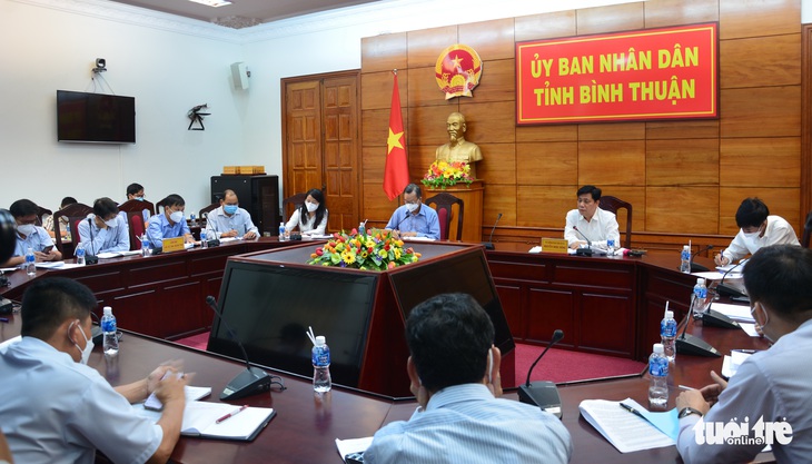 Họp bàn tiến độ cao tốc Phan Thiết - Vĩnh Hảo, các bên đùn đẩy trách nhiệm - Ảnh 1.