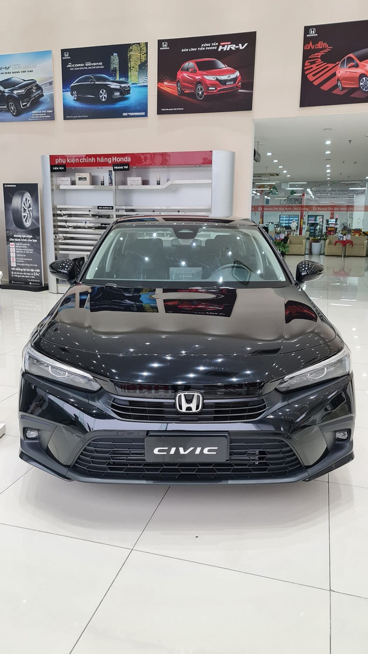 Honda Civic đẩy hàng tồn, giảm giá mạnh 40 triệu đồng tại đại lý - Ảnh 2.