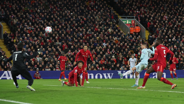 Mane tỏa sáng, Liverpool còn kém Man City 3 điểm - Ảnh 3.