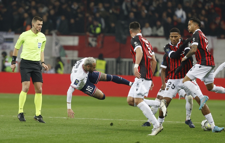 Messi, Neymar quá mờ nhạt khiến PSG thua trận thứ 3 trong mùa - Ảnh 1.