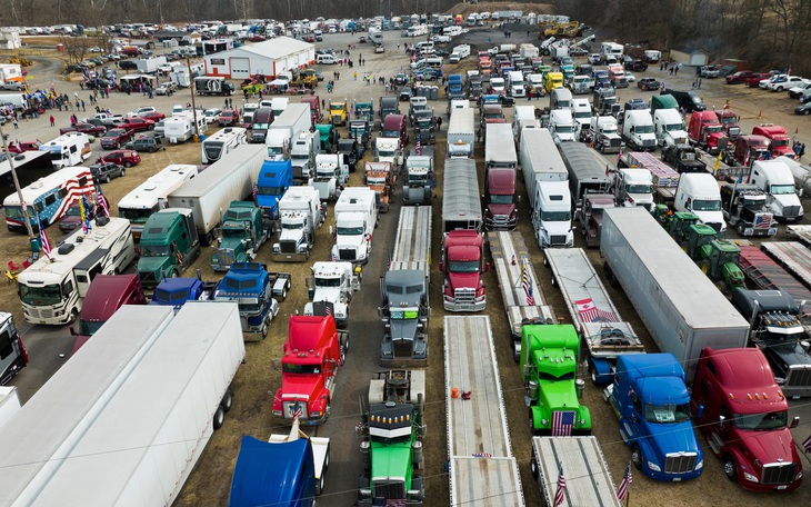 COVID-19 thế giới ngày 7-3: Đoàn xe biểu tình 