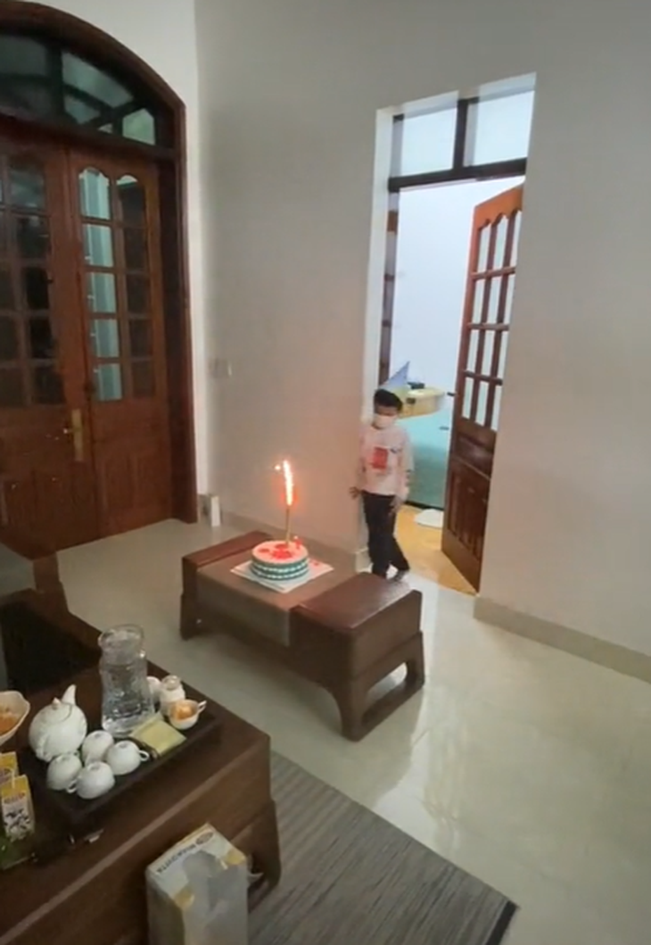 Cả nhà F0, bé trai F1 được tổ chức sinh nhật đặc biệt - Ảnh 2. Cả nhà F0, bé trai F1 được tổ chức sinh nhật đặc biệt - Ảnh 2.