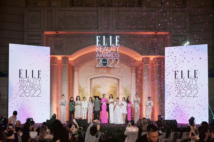 Hoãn đêm nhạc Trịnh tối 24-4; Elle Beauty Awards vinh danh Tiểu Vy, Kim Duyên - Ảnh 2.