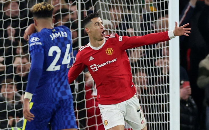 Ronaldo lại tỏa sáng, Man Utd thoát thua trước Chelsea