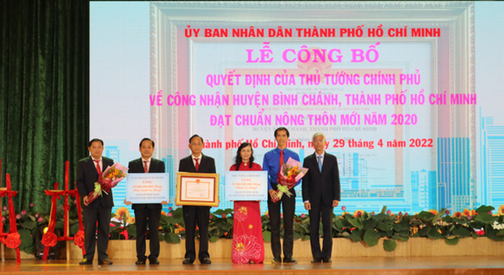 Huyện Bình Chánh, TP.HCM đạt chuẩn nông thôn mới - Ảnh 1.