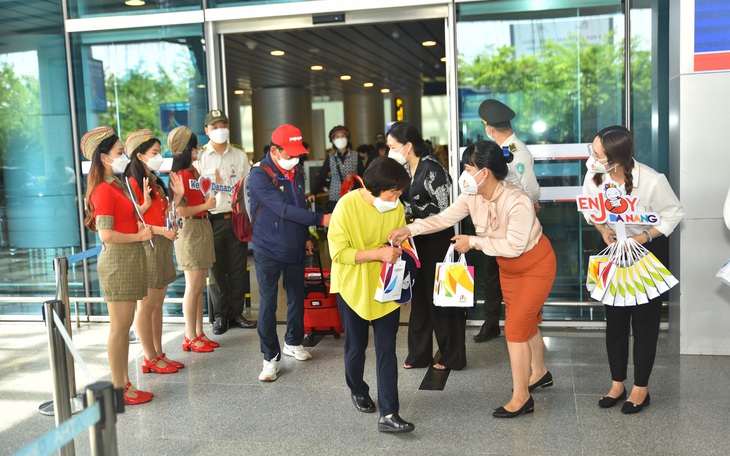 Chuyến bay đầu tiên đưa du khách Hàn Quốc trở lại Đà Nẵng sau dịch