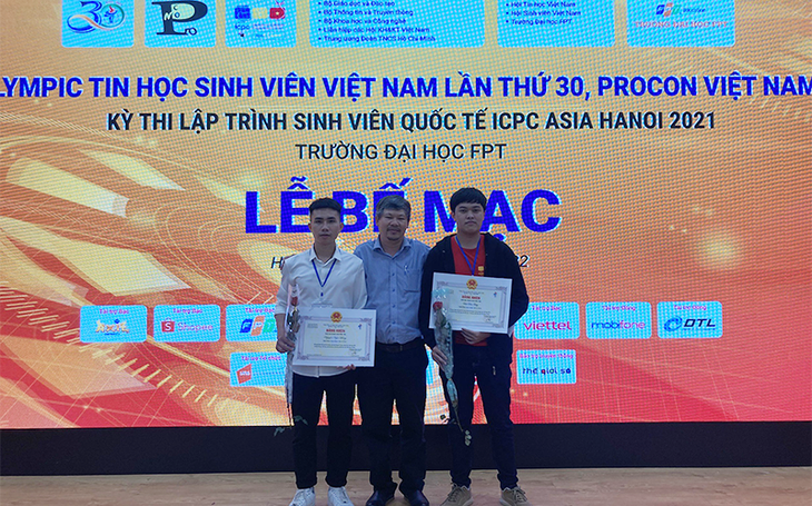 Thêm giải ba vào 