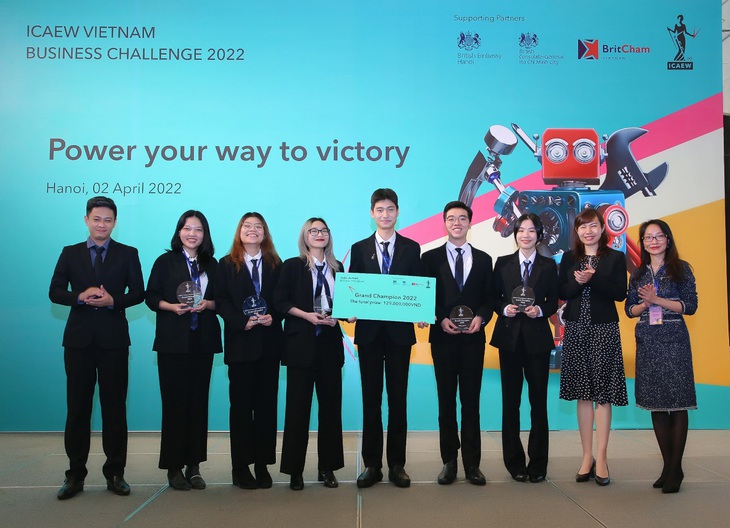 Đường về đích của 13 chiến binh tài năng tại ICAEW Vietnam Business Challenge 2022 - Ảnh 2.