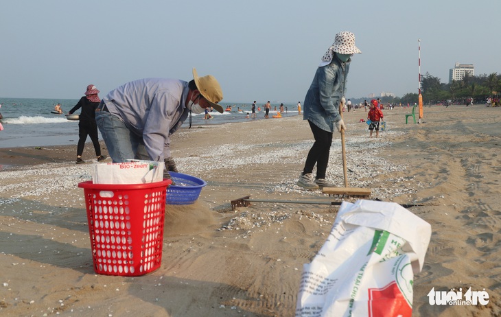 Cửa Lò khai màn mùa du lịch sớm gần một tháng - Ảnh 4.