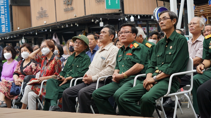 Lời nguyện cầu cho những linh hồn phiêu dạt - Ảnh 4.