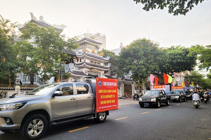 Đà Nẵng lấy ý kiến về việc bãi bỏ quyết định đưa người lang thang xin ăn vào cơ sở bảo trợ - Ảnh 1.