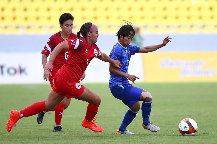 Tuyển nữ Thái Lan vào chung kết SEA Games 31, chờ đấu Việt Nam hoặc Myanmar - Ảnh 1.