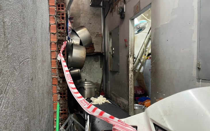 Nguyên nhân khiến ba người tử vong trong nhà trọ là do mâu thuẫn tình cảm - Ảnh 2.