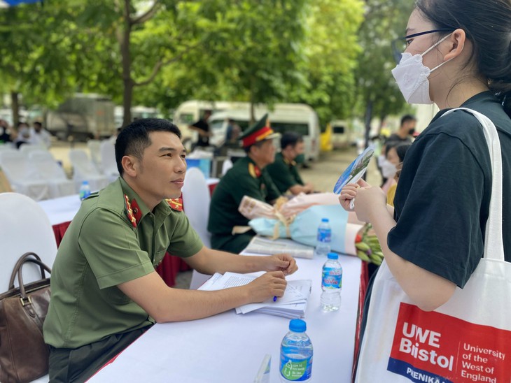 Bộ Công an công bố đề thi minh họa bài thi đánh giá - Ảnh 1.