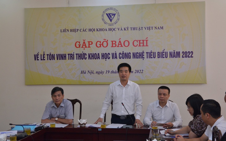 Tôn vinh 106 trí thức khoa học công nghệ, GS.TS Nguyễn Khánh Diệu Hồng trẻ nhất