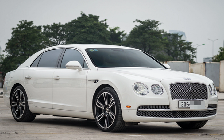 Bentley Flying Spur lăn bánh 8 năm vẫn có giá ngang Lexus LX600 mới