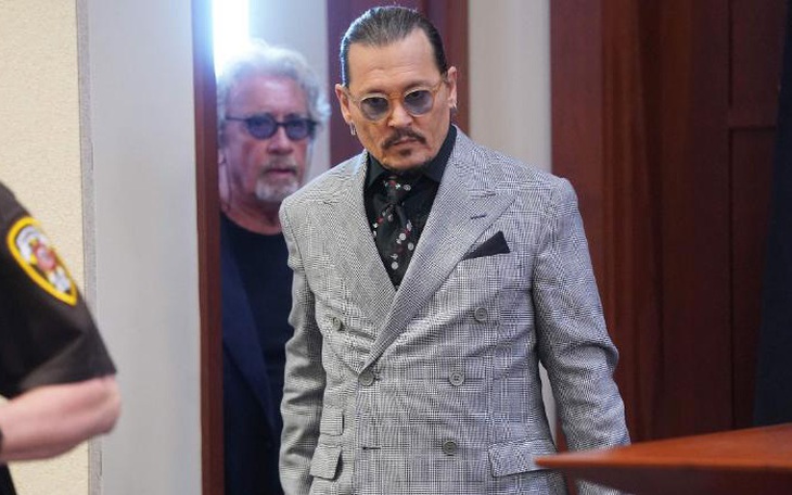 Johnny Depp mất dần bạn bè, sự nghiệp lao dốc vì nghiện ngập