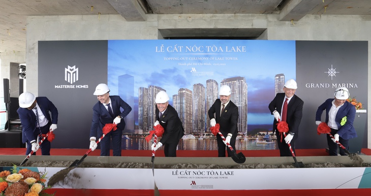 Tòa tháp đầu tiên của dự án bất động sản hàng hiệu 10 ha đang thành hình - Ảnh 1. Tòa tháp đầu tiên của dự án bất động sản hàng hiệu 10 ha đang thành hình - Ảnh 1.