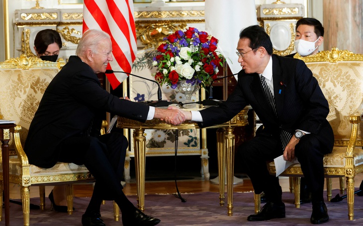 Ông Biden gọi ông Kishida là 