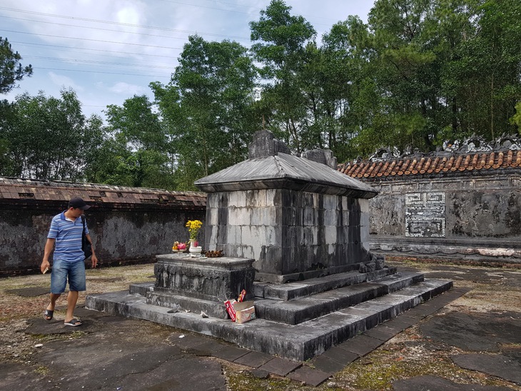 Số phận kỳ lạ của báu vật thời Nguyễn - Kỳ 5: Nữ trang hoàng thái hậu Từ Dũ bị nấu chảy - Ảnh 4.