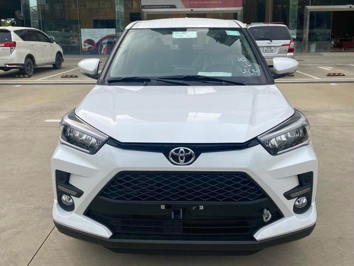 Dân buôn găm Toyota Raize bán gần 600 triệu đồng ngang Kia Seltos, vẫn cháy hàng - Ảnh 3.