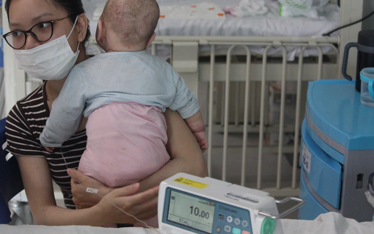 Ca mắc adeno vi rút tăng gấp 3 lần, cảnh báo nguy cơ lây nhiễm từ bể bơi công cộng - Ảnh 3.