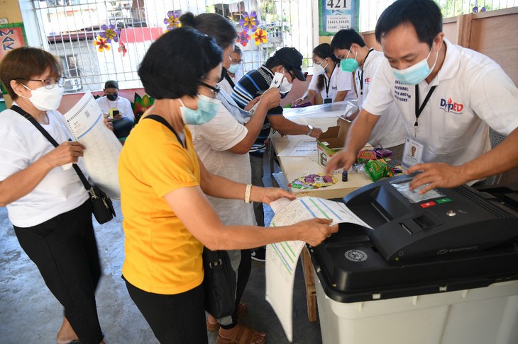 Người Philippines đi bầu tổng thống kế nhiệm ông Duterte - Ảnh 1.