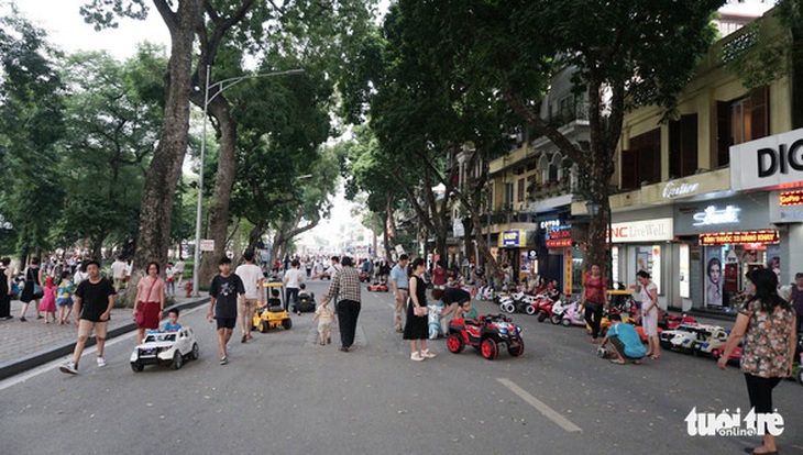 Những mảng màu đêm Hà Nội - Ảnh 2.