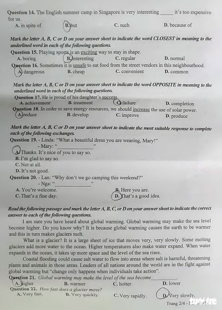 Đề môn ngoại ngữ thi vào lớp 10 ở Hà Nội thương thí sinh - Ảnh 2.