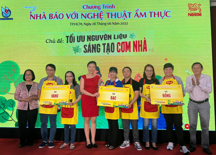 Nghệ sĩ Xuân Hương đánh giá cao sự sáng tạo của nhà báo khi vào bếp - Ảnh 3.