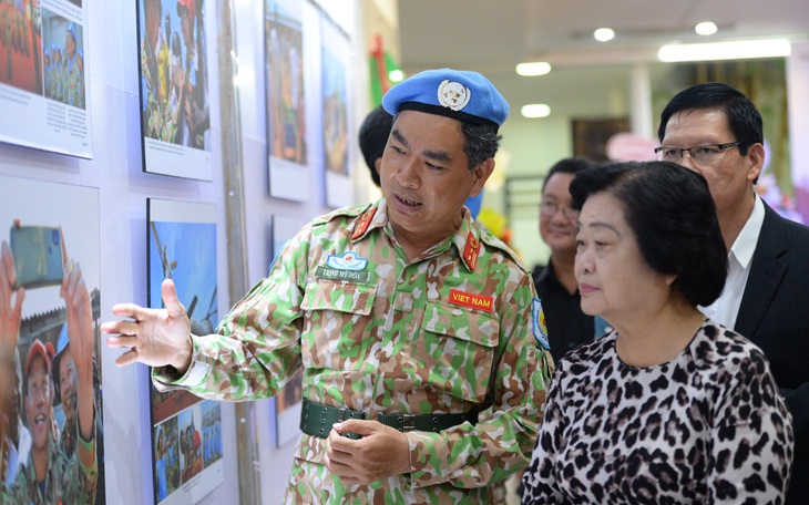 Khai mạc triển lãm 