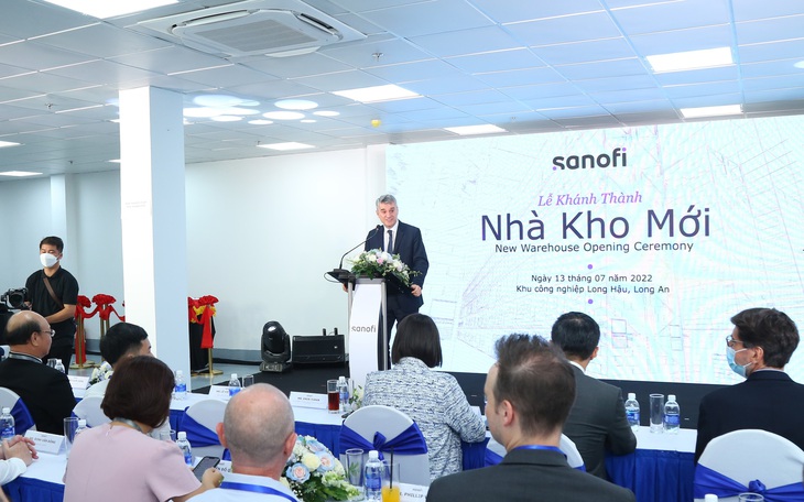 Bên trong kho dược công nghệ cao của Sanofi