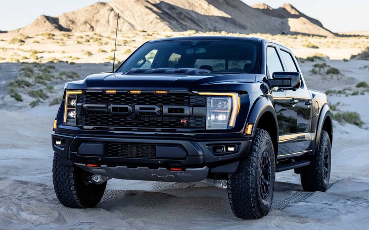 Ford công bố mức tiêu thụ xăng như nước lã của F-150 Raptor R