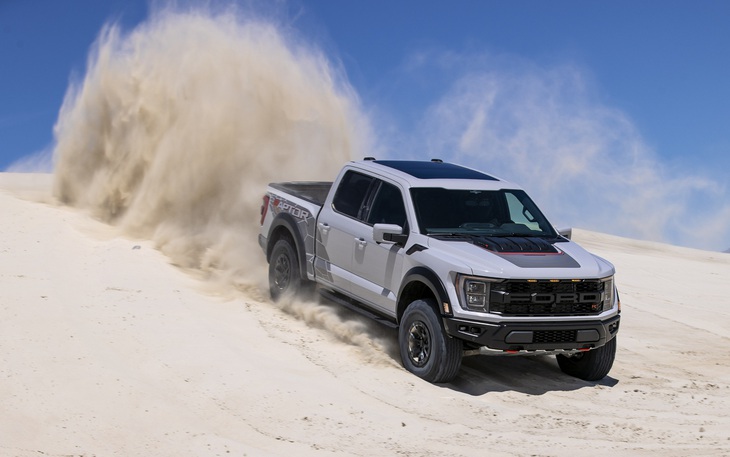 Vì sao Ford Ranger Raptor khó gánh được động cơ V8? - Ảnh 2.