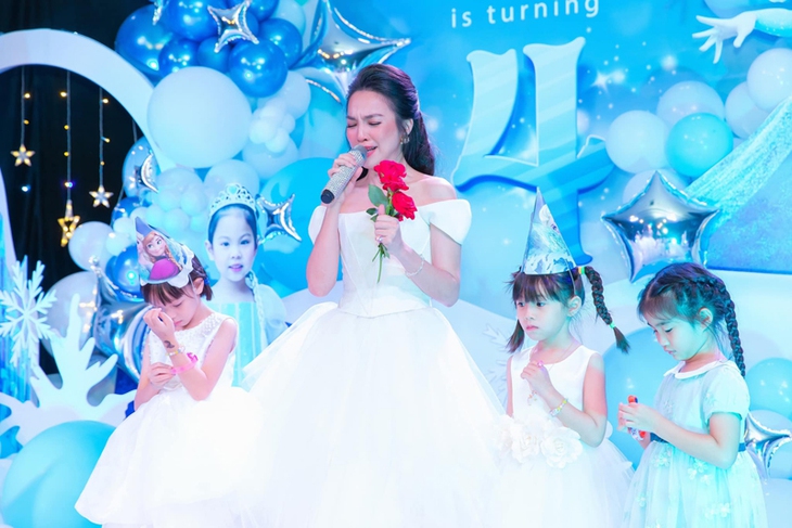 Dàn sao quy tụ tại tiệc sinh nhật con gái Thanh Thảo - Ảnh 6. Dàn sao quy tụ tại tiệc sinh nhật con gái Thanh Thảo - Ảnh 6.