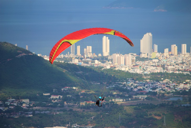 Du lịch hè Nha Trang kín khách, chủ yếu khách nội - Ảnh 5.