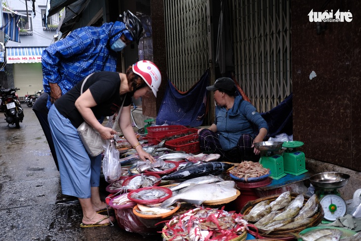 Giá cả hằng ngày 2-7: Săn hàng giá rẻ ở siêu thị; An Giang bán tour trên Shopee - Ảnh 3.