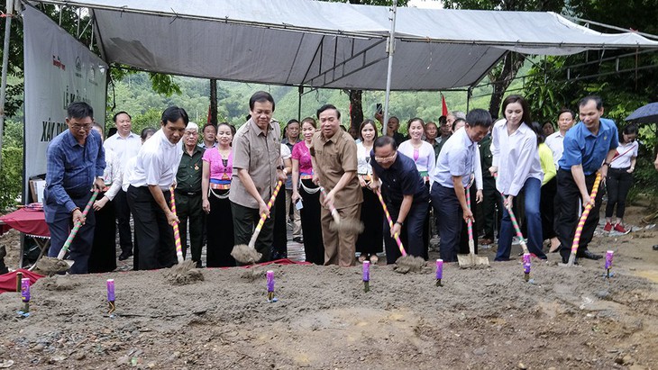 Xây 120 căn nhà tình nghĩa, nhà đại đoàn kết cho gia đình chính sách, người nghèo - Ảnh 1.