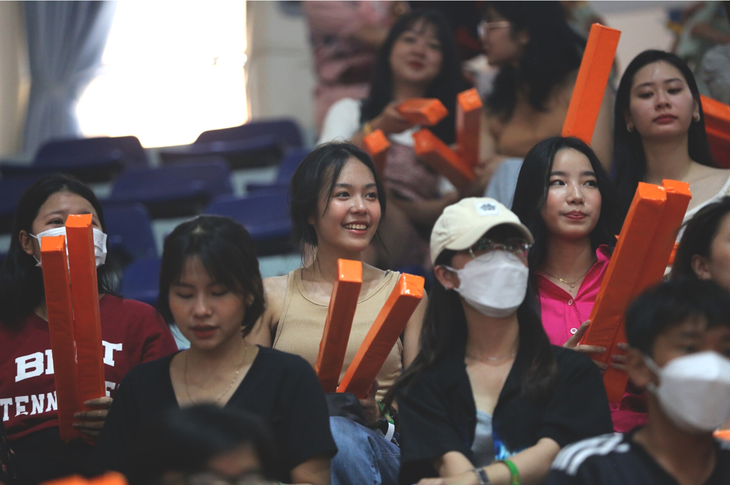 Ấn tượng Phạm Đức Kiên bay người chặn bóng ngoại binh - Ảnh 3. Ấn tượng Phạm Đức Kiên bay người chặn bóng ngoại binh - Ảnh 3.